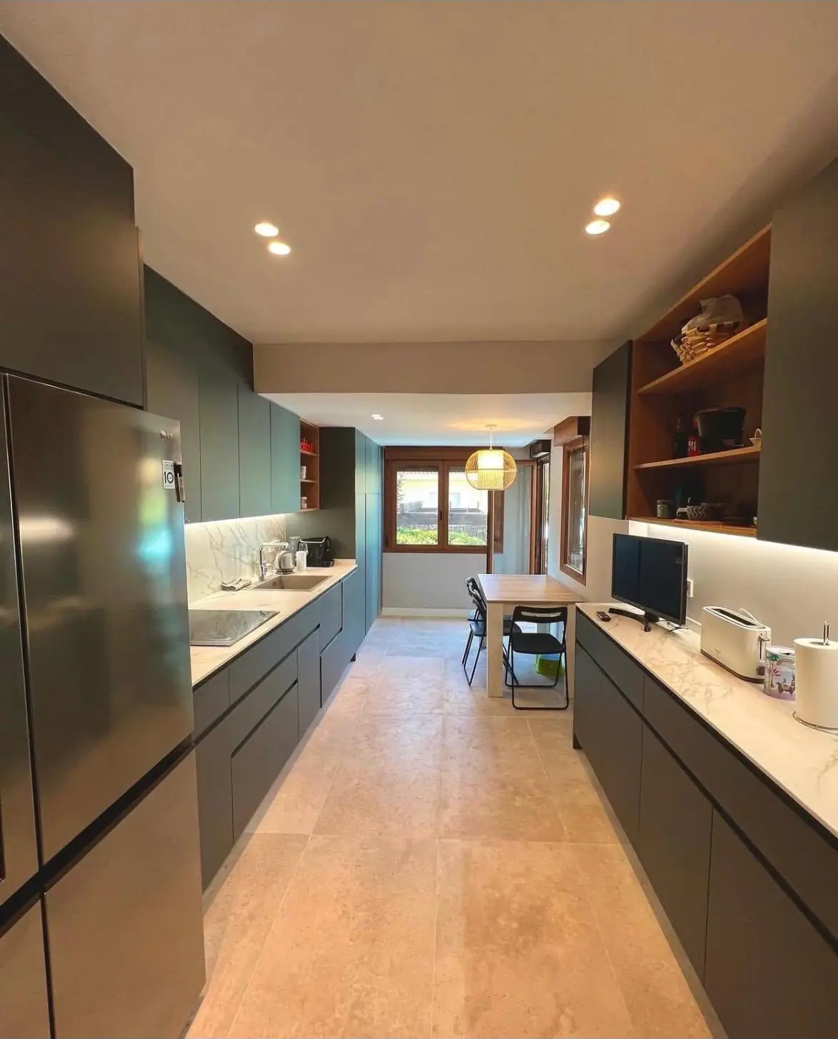 Cocina reformada con mobiliario a medida